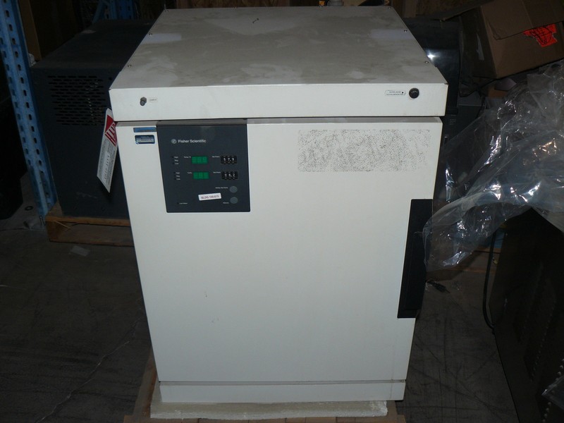 Fisher Scientific 11687-51 CO2 Incubator Model 51 120V 4A; 2X2X2 FT INT DIM