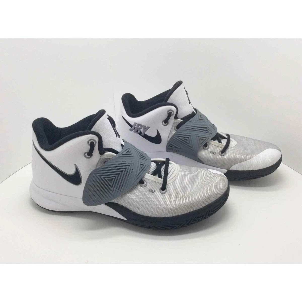 Kyrie cheap 3 jby