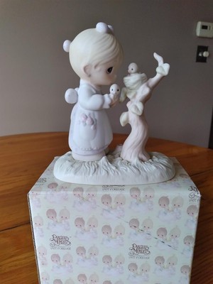 Precious Moments ''His Eye is on the Sparrow'' 1983 Figurine #E-0530 Vintage