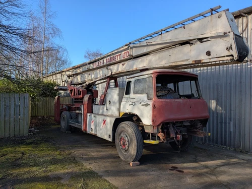 1969 Bedford KM hydraulic platform, (TK, MK, MJ), spares / repair, scrap, export - Picture 1 of 4
