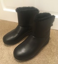 Image of FitFlop Mukluk III Leather Ankle Boots black ladies size 5