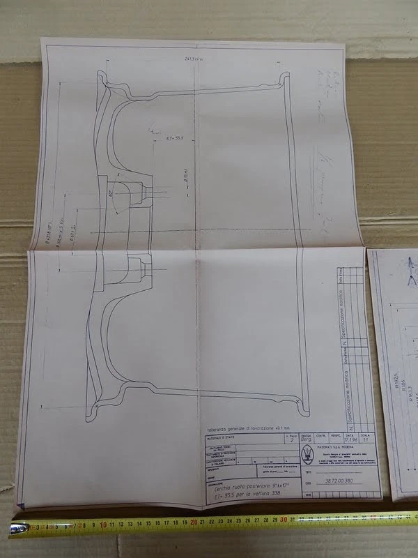 DOPPIO DISEGNO TECNICO STUDIO CERCHIONI MASERATI 3200 GT 1996 - Immagine 2 di 4