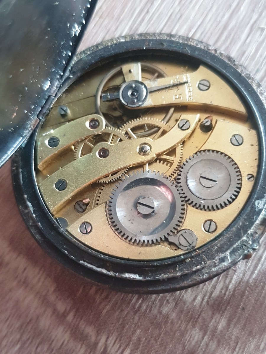 Montre Gousset Ancienne En Acier Bruni, Vers 1900-1909 - Mécanique, Balancier Cassé (pour Pièces)