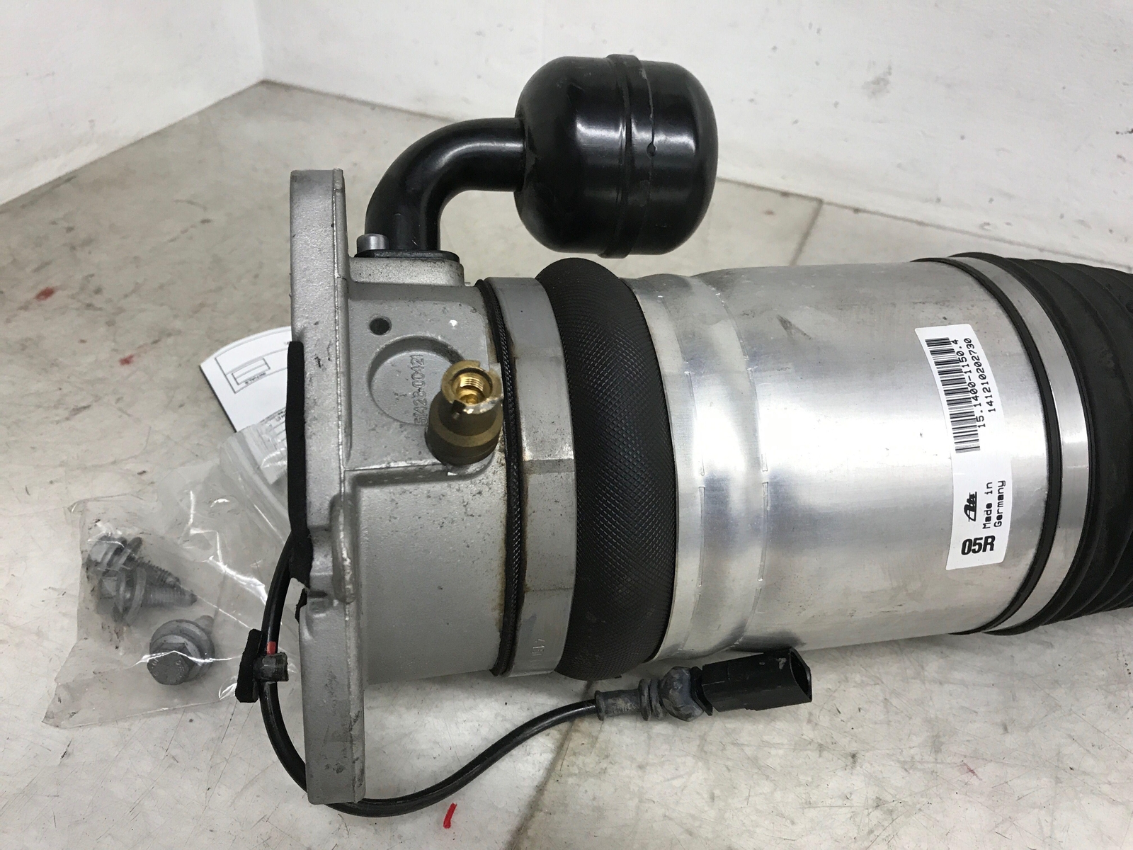 2013 - 2019 BENTLEY FLYING SPUR RIGHT REAR AIR STRUT SHOCK *28K MILES* OEM