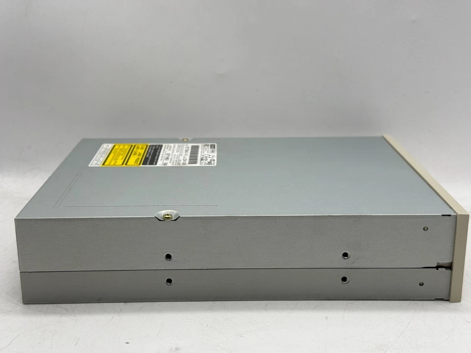 TEAC CD-R58S (8x24) SCSI Burner - Image 2 of 4