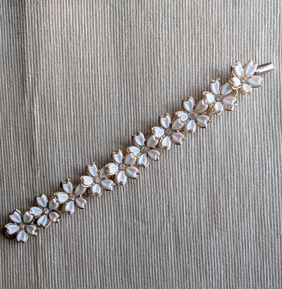 Bracciale Vintage con Fiori in Lucite e strass - Immagine 2 di 4