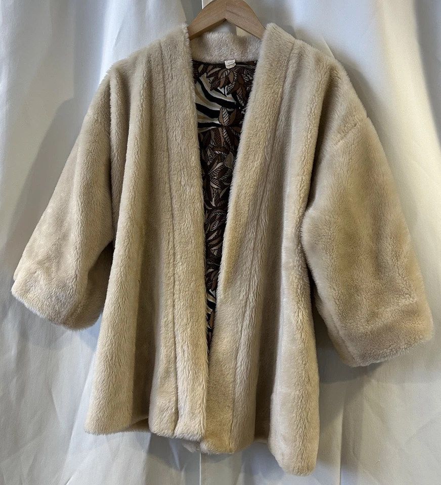 Abrigo de piel sintética vintage para mujer forrado satinado hecho en unión mafia esposa discoteca Foto 2 de 4