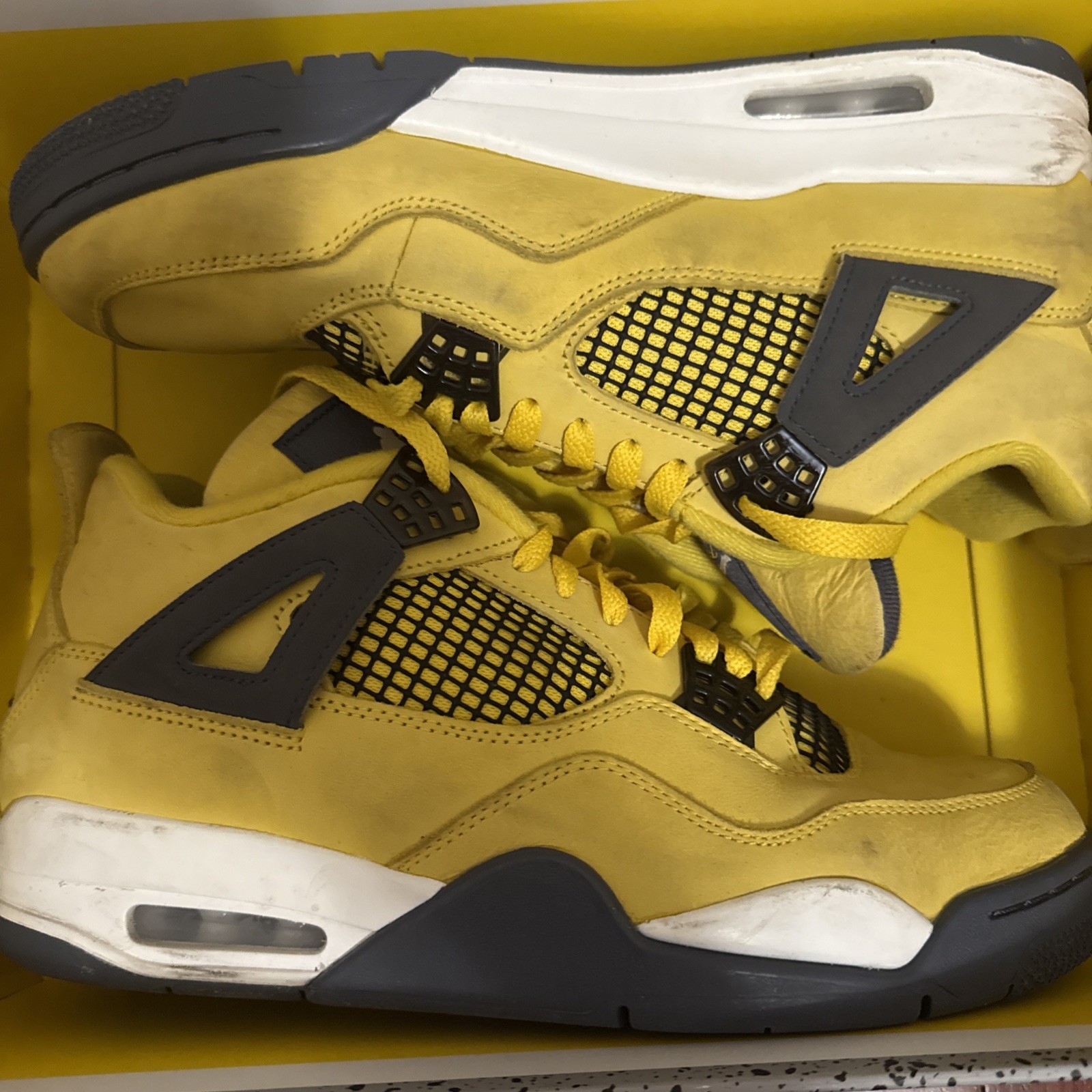 SAOLA Jordan 4 Retro Lightning Taglia 10 5 LEGGERMENTE