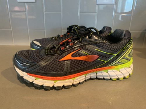 Red GTS 15 Running Shoes 9.5 