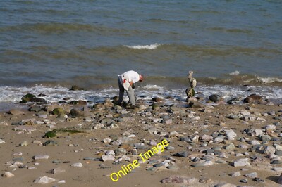 Foto 12x8 Steinbalancierung bei Colwyn Bay Colwyn Bay\/Bae Colwyn c2014