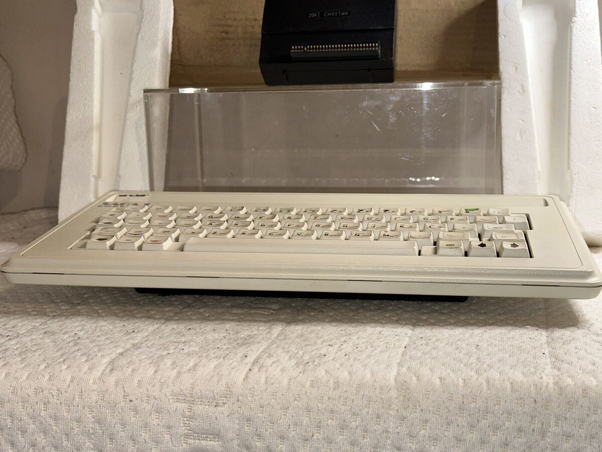 Sinclair ZX Spectrum Computer + ULTRA RARE SAGA 1 EMPEROR Sinclair ZX Spectrum Computer + ULTRA RARE SAGA 1 EMPEROR