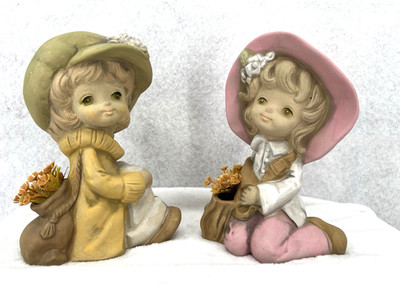 UCTCI Trixie Hippie Figurines Pair Japan Resin Girl Flower Decor Vintage