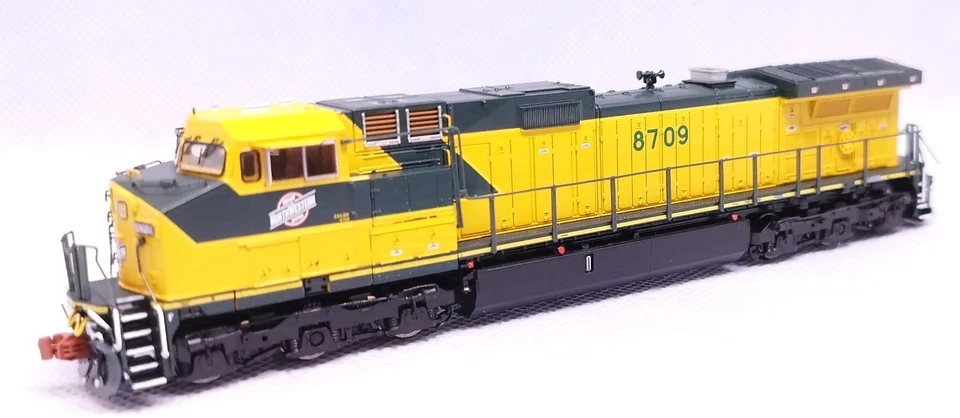 Scaletrains Rivet Counter N GE DASH 9, Chicago & North Western/As Delivered NIB - Image 4 of 4