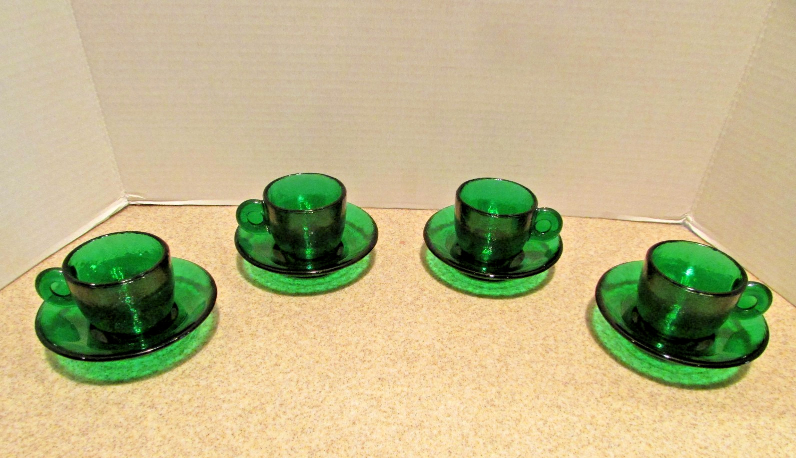 Taza y platillo verde Demitasse de cristal de Murano Effetre vintage - COMO NUEVO ESTADO