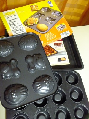 Zenker 2 Backbleche 1 Kuchenblech rechteckig Ostern Donuts Antihaft NEU OVP