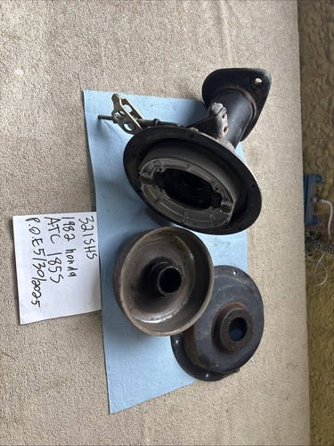 1982 Honda Atc 185S Rear Brake Drum Housing Axle Bearing Carrier 321 - Picture 2 of 18