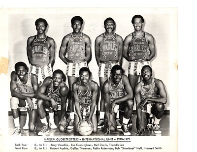 1970 1971 HARLEM GLOBETROTTERS 8X10 TEAM PHOTO NEAL LEMON
