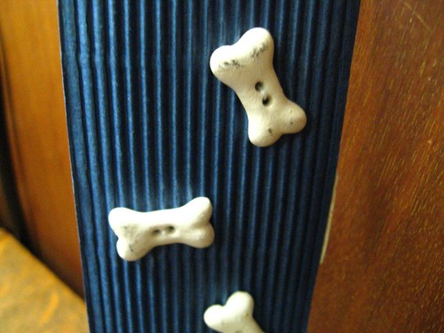 Incomparable Buttons Canine Dog Bones - Handmade Ceramic Set (5) Five Sewing - Picture 2 of 6