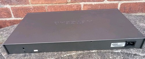 NETGEAR GS728TPv2 - 200EuS ProSafe 24 Port Gigabit Poe + Smart Switch - Picture 5 of 7