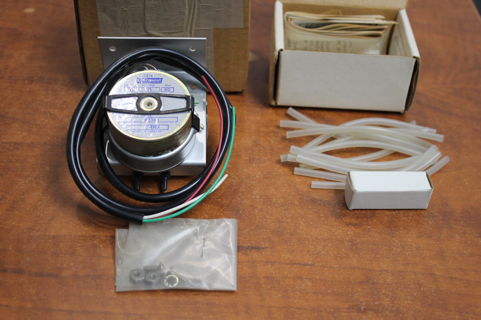 Crouzet 82344 Motor 115V 60hz 2 RPM W/ Spare Tubes Parts Kit New Old Stock