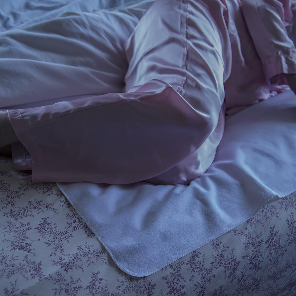 Bed Pad Waterproof Sheet to Be Used as a Mattress Protector, Pee Pad