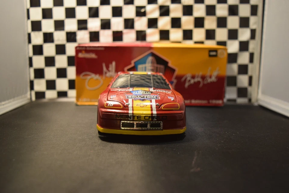 Acción 1996 Salón de la Fama del Fútbol Profesional #18 Bobby Labonte & Joe Gibbs Banco 1:24 Foto 4 de 4