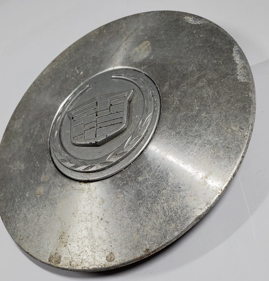 CADILLAC DEVILLE DTS 6.5" TAPACUBOS TAPACUBOS 9594600 Foto 2 de 4