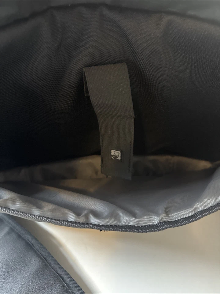 Bolsa carteiro OGIO Laptop classificação 03507 compatível com laptop de 17 pol. - Nova com etiquetas - Imagem 3 de 4