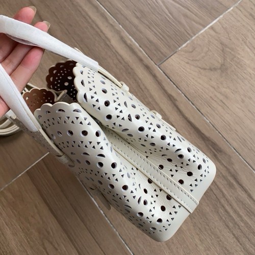 NEW! ALAÏA medium laser-cut leather tote WHITE 8 inch X 4 inch X 6.7 inch - Picture 4 of 9