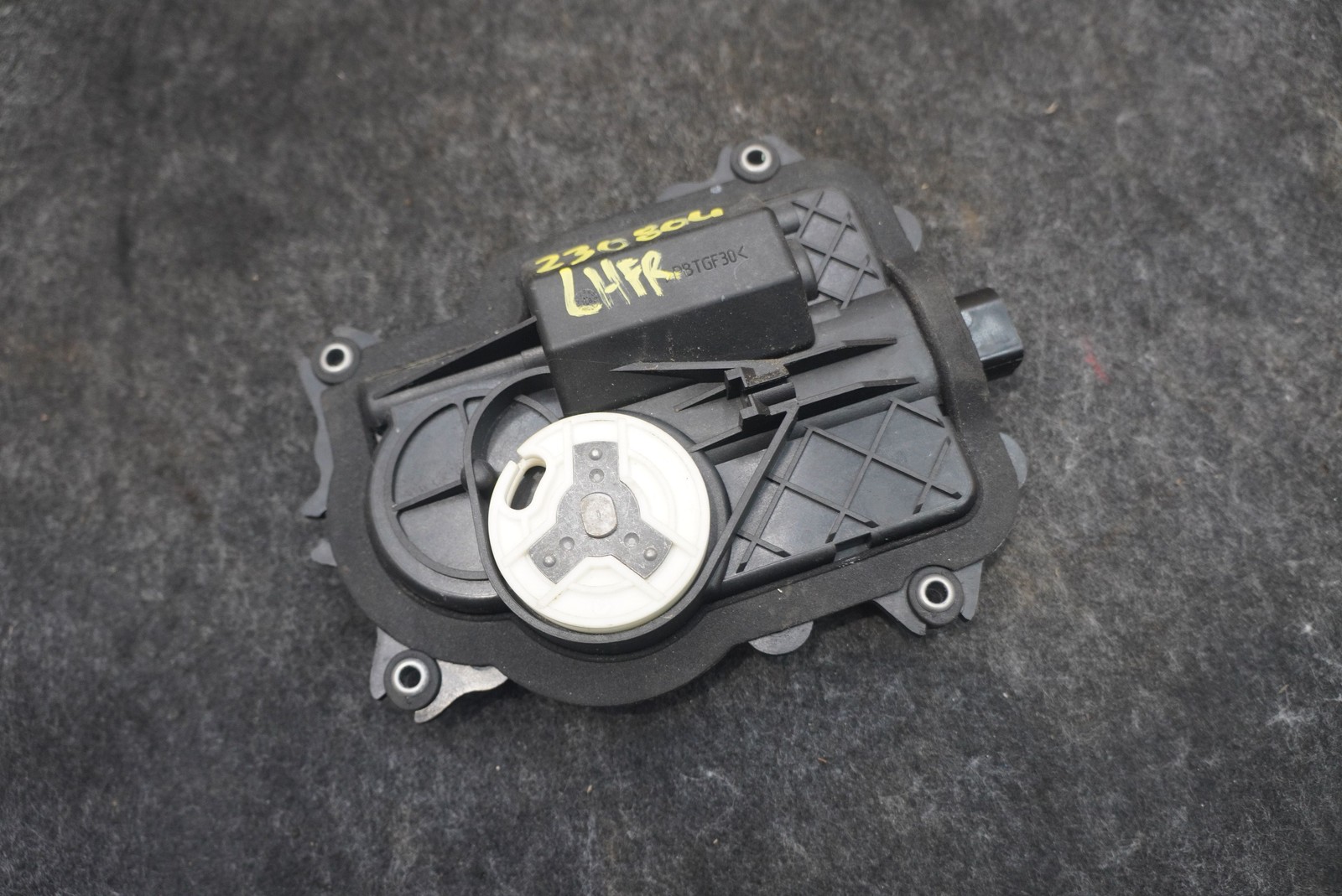 Front Left or Right Door Latch Drive Unit 3W3837059 Bentley Continental GTC 2016
