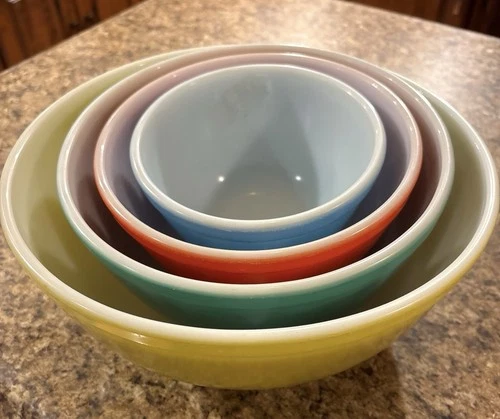 Vtg Pyrex Primary Colors Nesting Mixing Bowls, Set of 4
