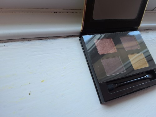 THE BODY SHOP EYESHADOW PALETTE GROOVING GOLD 4 COLOURS MAGNETIC FLIP EDGE CASE - Picture 13 of 15