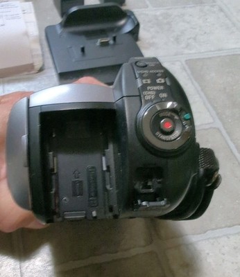 SONY Handy Cam Digital Compact Camcorder DCR-SR220 And Dock Parts