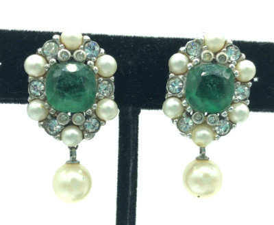 Ciner Mogul Style Faux 'Flawed Emerald' Pearls Drop Clip Earrings Vintage Iconic