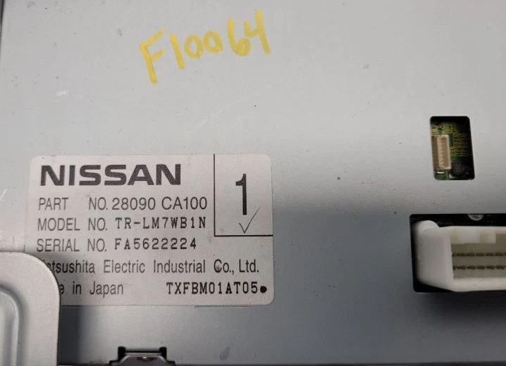 Infiniti QX56 2004-2007 PANTALLA DE VISUALIZACIÓN MONTADA EN EL TABLERO Foto 2 de 3