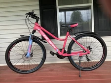 New HILAND Gamille/Oasis 26" Women's Mountain Bike, 21 Speeds. Pink!