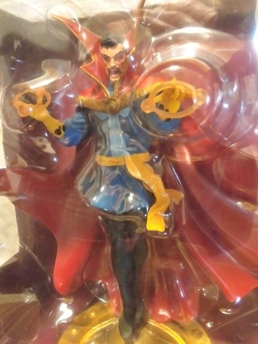 MARVEL GALLERY - DR STRANGE Master Mystic Arts PVC Statue Diamond Select in Box - Picture 4 of 7