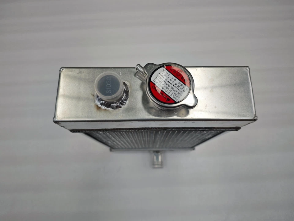 定制铝制散热器菲亚特 600D Fićo Fića Fikjo Zastava 750 无支架 — 第 4/4 张图片