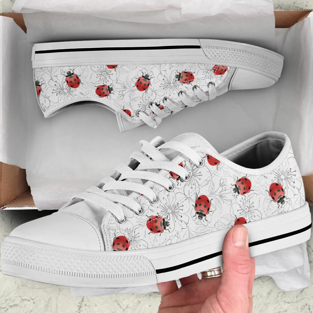 Sapatos femininos Ladybug Ladybird Lover cano baixo Sapatos de lona personalizados
