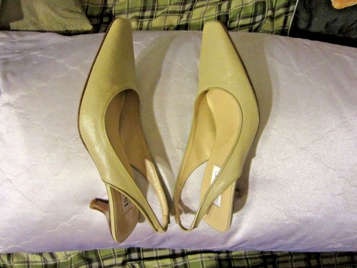 Isaac Mizrahi punta puntiaguda bronceada reptil cabestrillo espalda 6 1/2 AA zapatos Italia sin precio base - Imagen 12 de 12