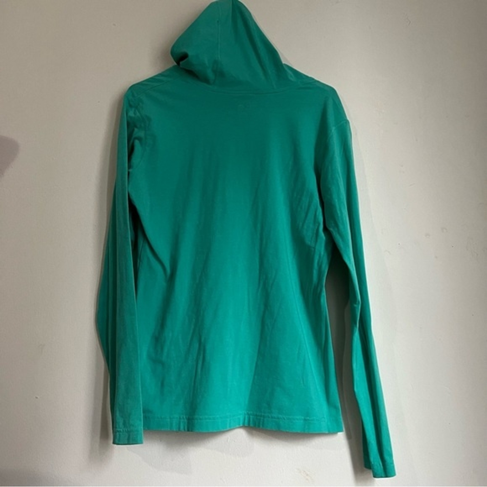 Mountain Hardware Basic pullover hoodie size Large - image 4