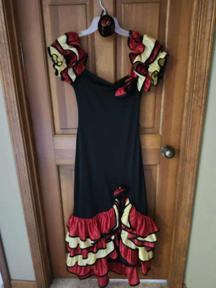 Испанская танцовщица фламенко костюм девочек размер большой, черный/красный/желтый/с оборками б/у в отличном состоянии - Изображение 2 из 4