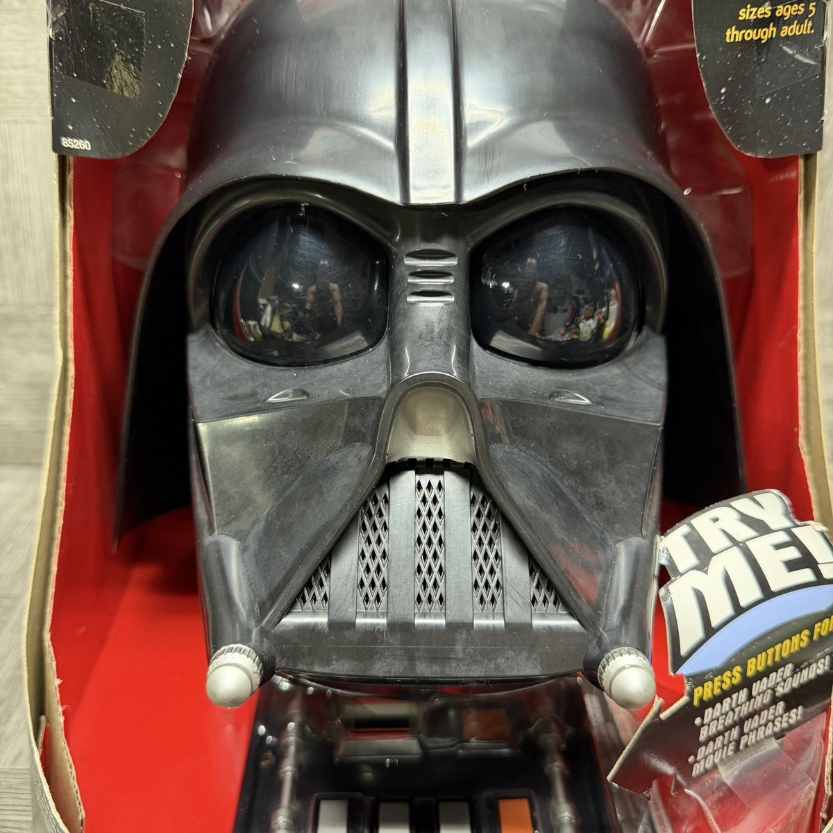 Vintage 2004 Hasbro Star Wars Darth Vader Voice Changer Helmet NEW