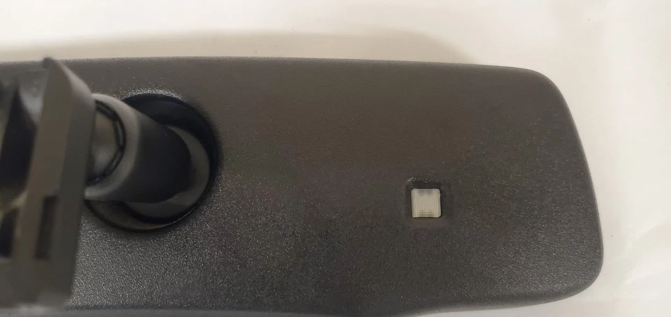 OEM 07-14 GMC Acadia Silverado Outlook Rear View Mirror OnStar Camera LCD Screen - Image 4 of 4