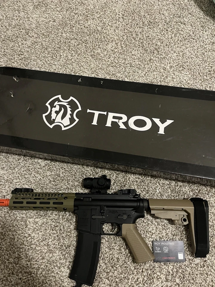 Airsoft Lot Troy Carbine Rifle And Salient Arms Auto Pistol And Accessories. - Image 3 of 4
