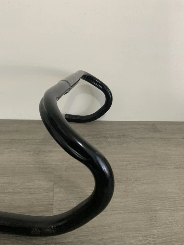 ITM PRO-260 BARRAS DE CAÍDA 46 CM EXTREMO A EXTREMO 260 GRAMOS NEGRO RANURADO ANATÓMICO Foto 2 de 4