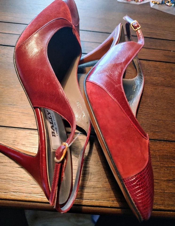 Zapatos de salón BALLY de colección hechos en Italia cuero borgoña y gamuza tacón alto con honda trasera 10M Foto 3 de 4