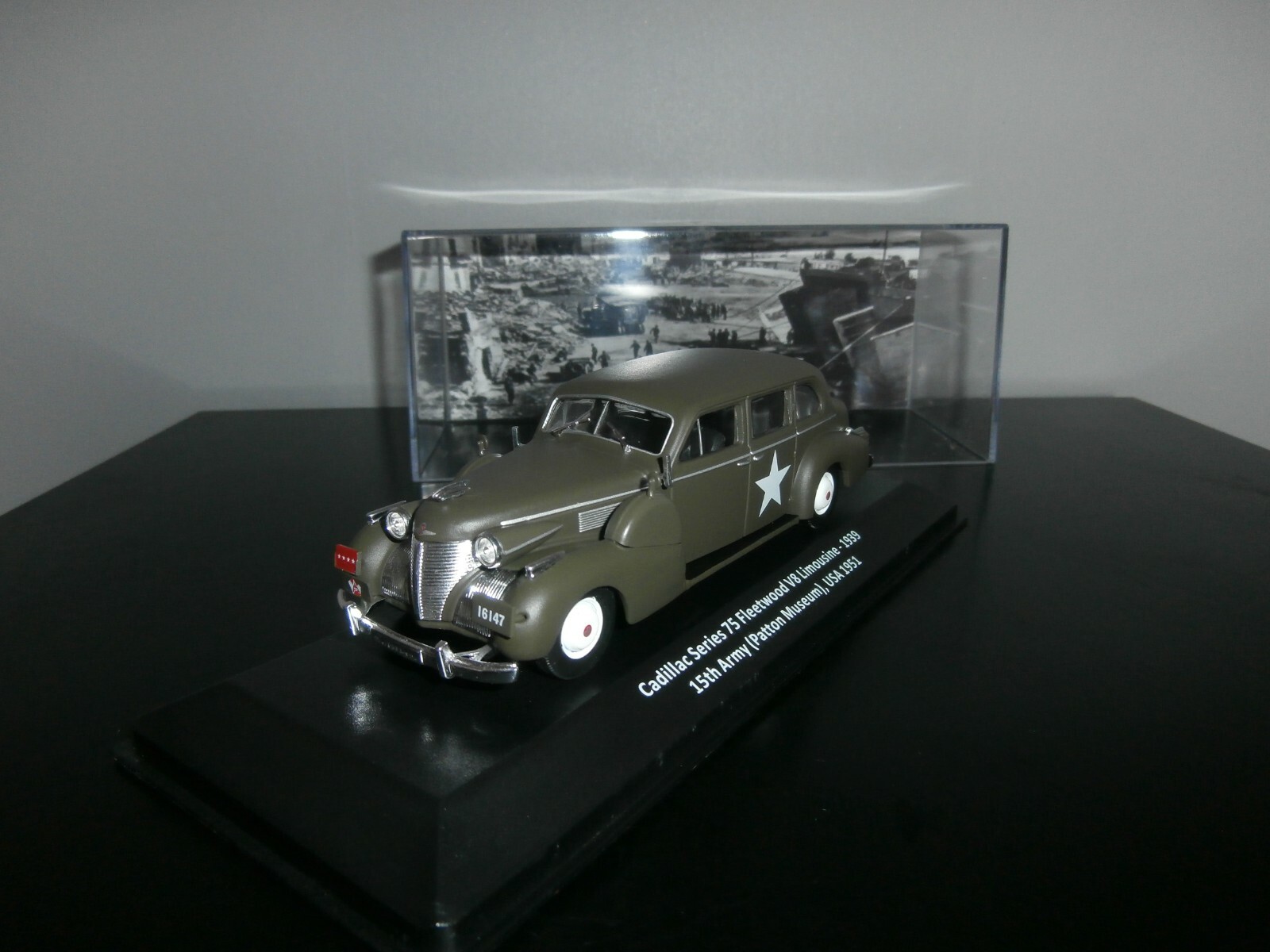 Cadillac Series 75 Fleetwood V8 Voiture Militaire USA 1951 échelle 1/43e métal