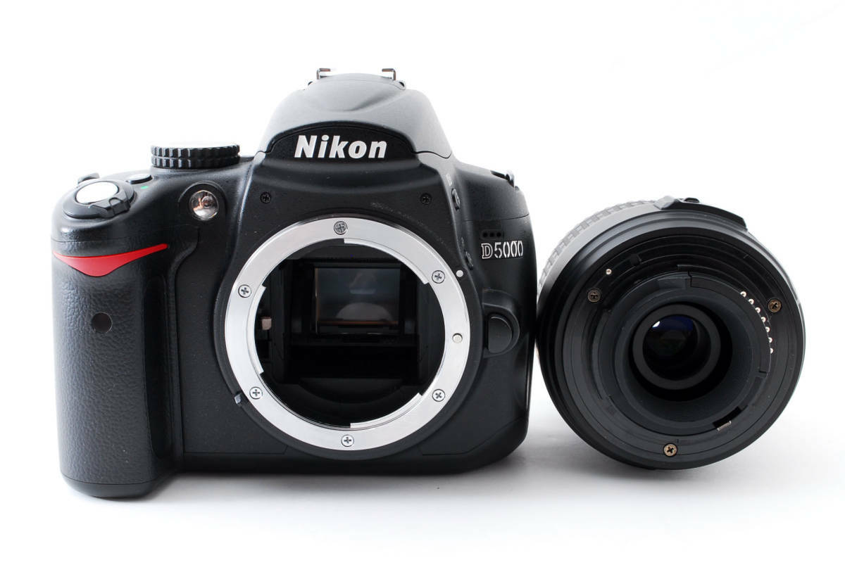 Nikon D5000 12.3MP Digital SLR Camera - Black (w/ AF-S DX 18