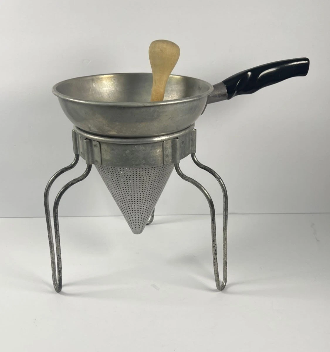 Vintage Wear Ever 462/475 Strainer Canning Sieve With Wooden Pestle & Stand
Opens in a new window or